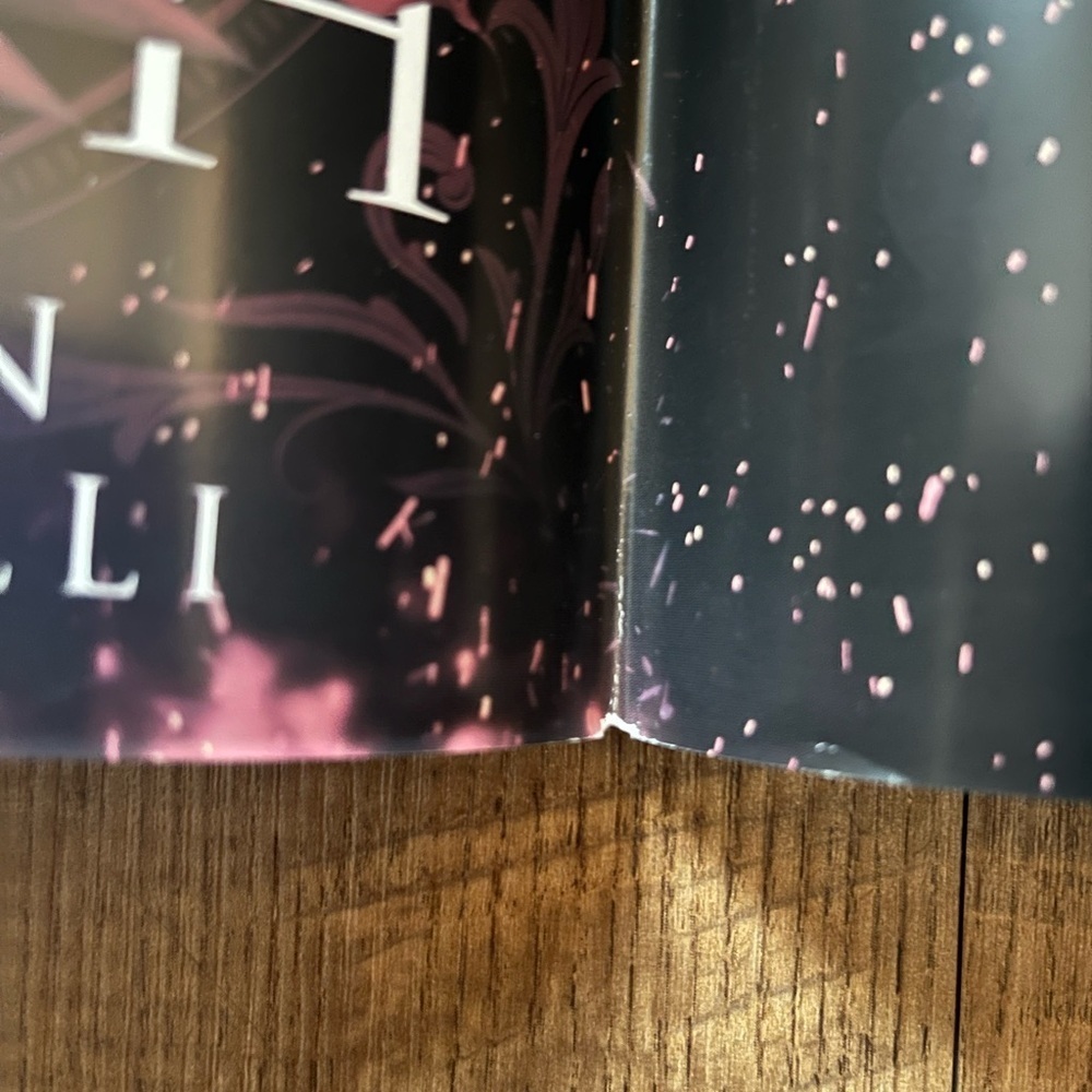 Fairyloot The Crimson Moth - Picture 10 of 10